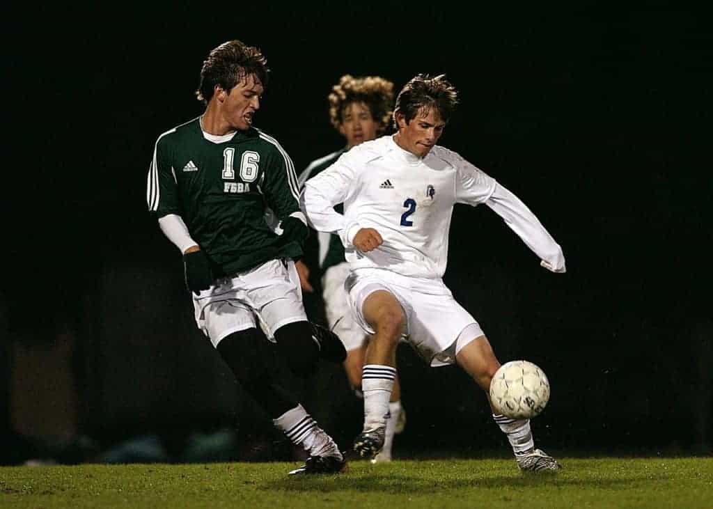 stabilizer role of the IT band in soccer